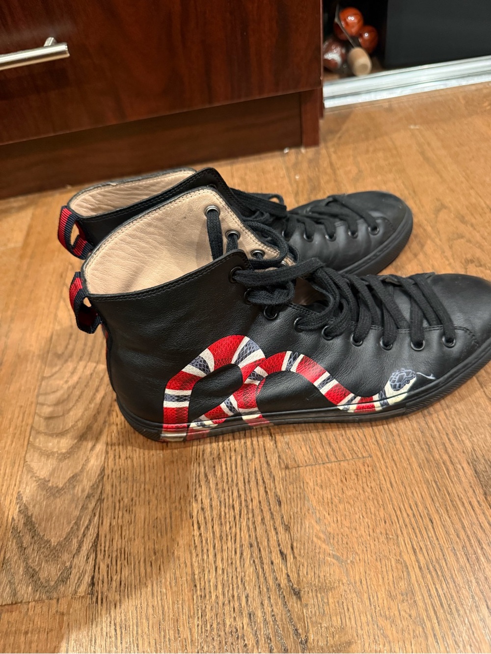 Gucci Kingsnake High-Top Sneakers Black Leather Snake Print Sz 6.5